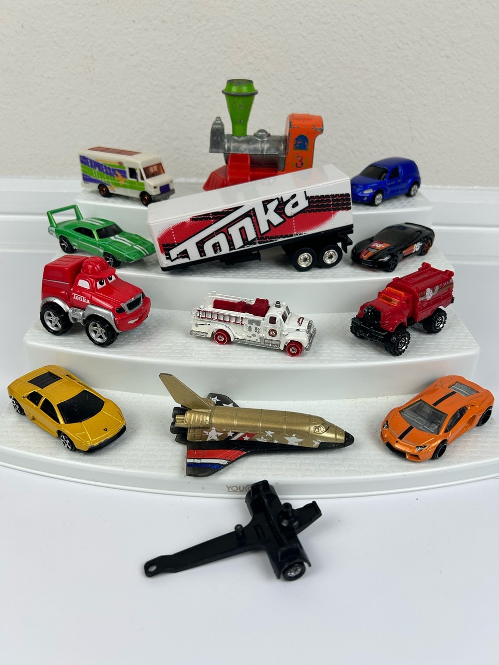Mixed toy cars lot. Set of 13. Tonka, Mattel, matchbox, hot wheels, maisto